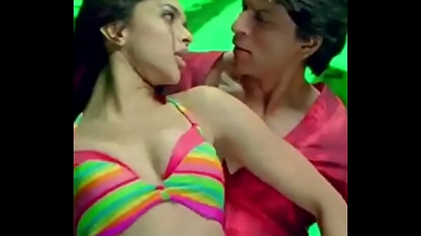 Deepika Padukone Sexy Bf