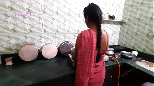 Saree Women Kitchen Sex